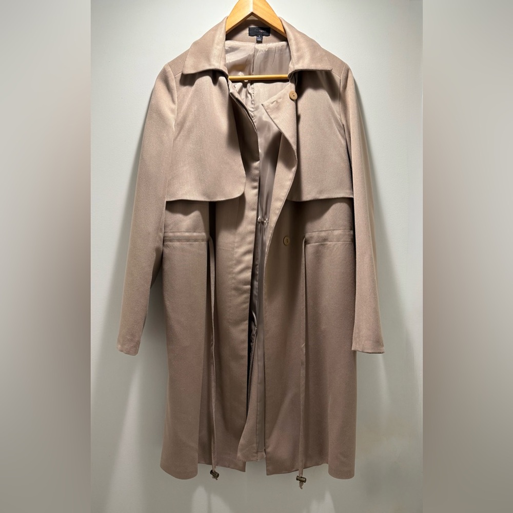 Elegant Tan Women's Coat